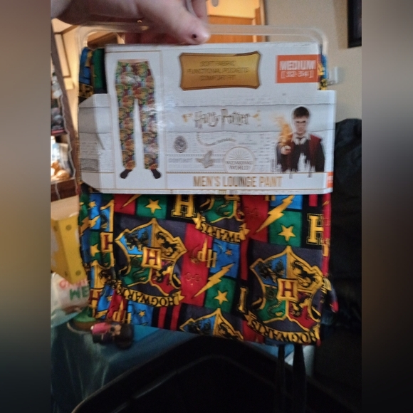 Men's Harry Potter lounge pants - Picture 2 of 3
